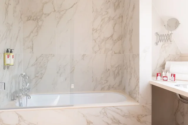 غرفة ديلوكس بسرير كوين، Hotel de Montesquieu (ex Hotel Daniel Paris) 7/8