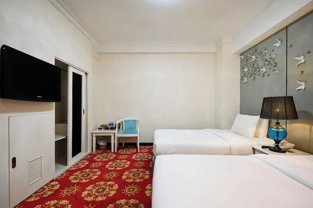 Deluxe, Twin Beds, No Window، California Saigon Hotel & Rooftop Pool 4/8