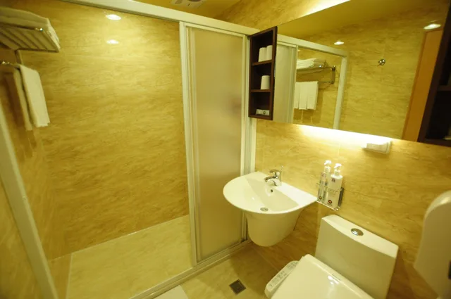 غرفة رباعية بسريرين مزدوجين، Kindness Hotel - Kaohsiung Main Station 6/7