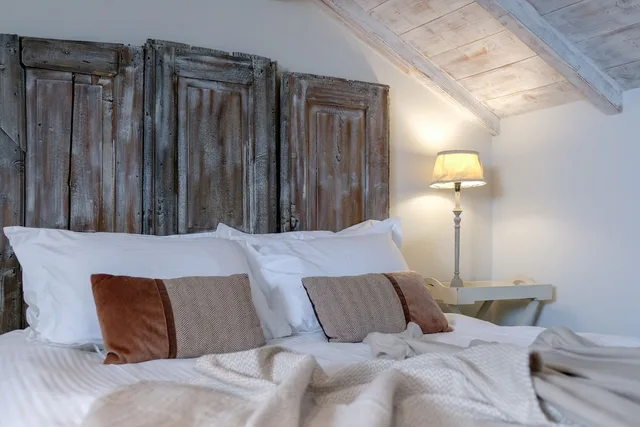 Deluxe, Suite, Double Bed, Stair Access Only, Sofa, Balcony, Attic, Amymone and Adiandi 5/10