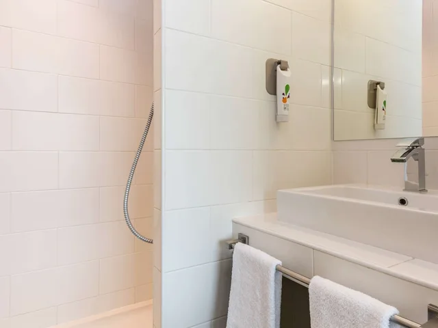 جناح متصل بسريرين مزدوجين، Ibis Styles Saint Julien En Genevois Vitam 8/9