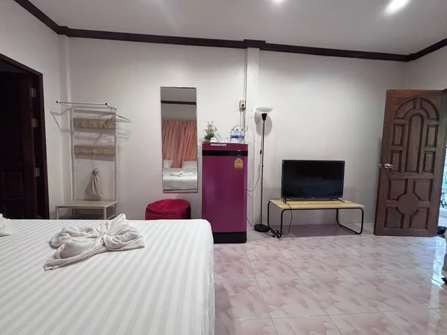 جناح عائلي بسرير كينج وسرير فردي، Aioun At Amphawa 5/10