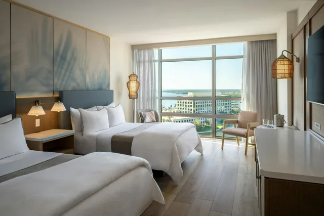 غرفة تقليدية بسريرين مزدوجين لذوي الإعاقة، The Westin Tampa Bay 2/10