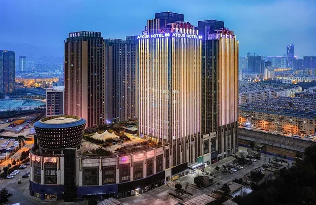 غرفة تنفيذية بسرير كينج وسرير كوين، Atour Hotel (Kunming Daguan Park) 1/1