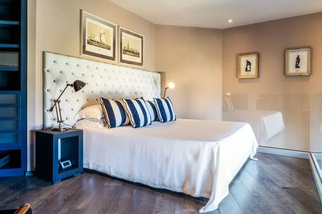 Tower, Suite, King Bed, 2 Sofa، Villa Carlotta 1/1