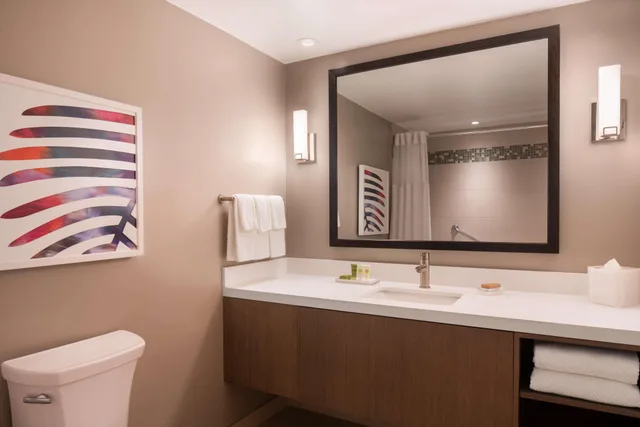 غرفة بسرير مزدوج بشرفة، Caribe Hilton 2/2