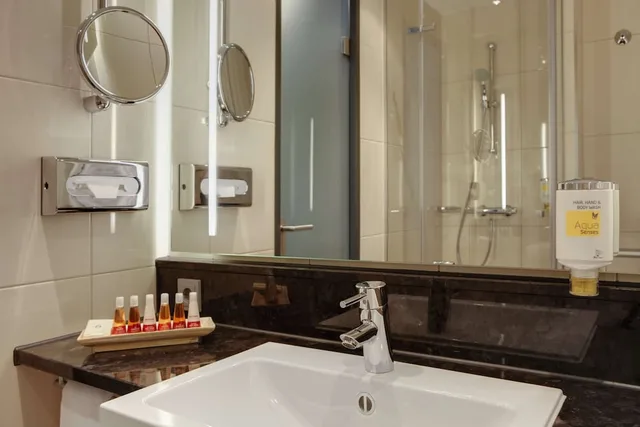 غرفة بزنس بسريرين منفصلين، Mercure Bonn City Center 4/5