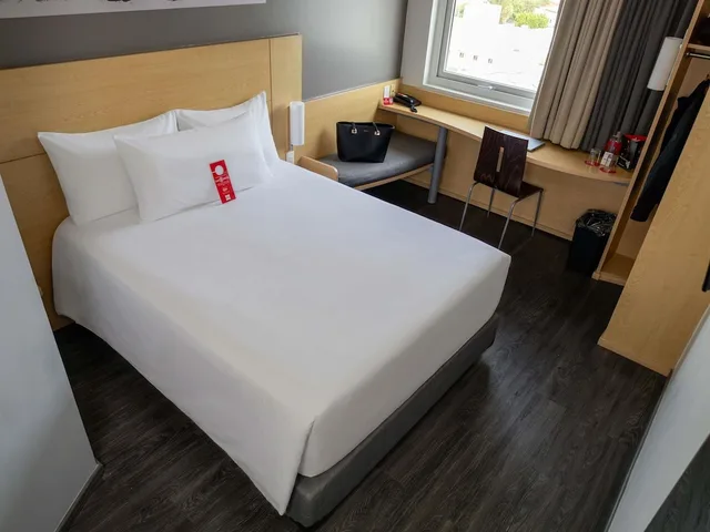 غرفة قياسية بسرير مزدوج، Ibis Chihuahua 3/9