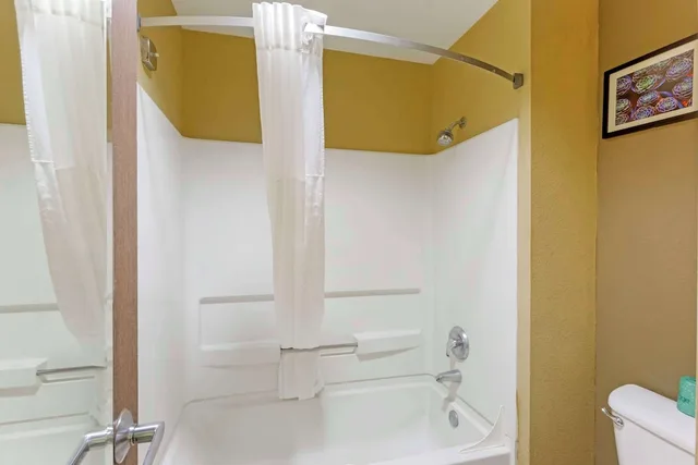 جناح بسرير كينج، Comfort Inn Green Valley 5/5