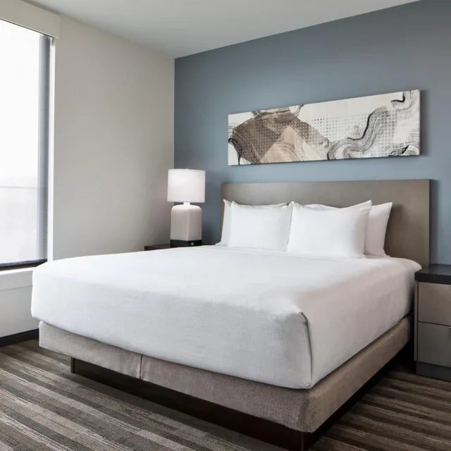 جناح بسرير كينج بغرفة نوم واحدة مع أريكة بمطبخ بحوض استحمام لذوي الإعاقة، Hyatt House Denver Aurora 1/2