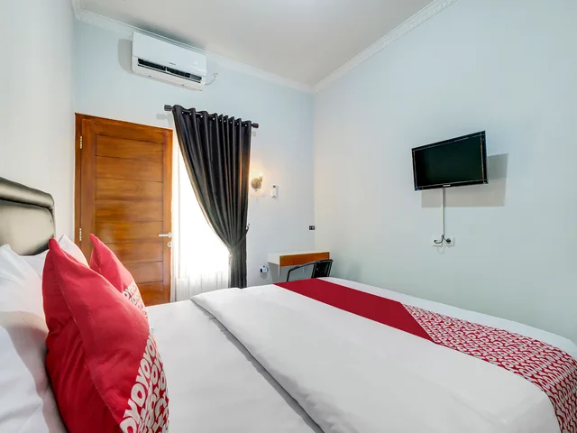 Deluxe, Double Bed, Super OYO Capital O 90983 Harmony Easy Stay 2/4