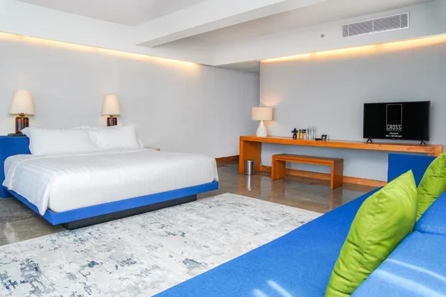 جناح ركني، Cross Paasha Seminyak Bali 2/3