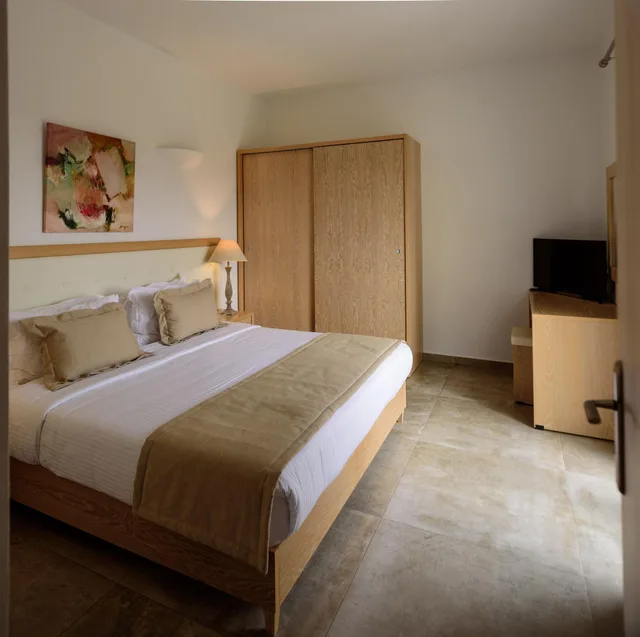 جناح عائلي بحوض جاكوزي، Aliter Suites 1/10