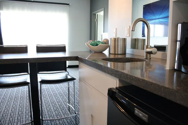جناح بسريرين كوين مع أريكة لذوي الإعاقة، The Wallhouse Hotel, an Ascend Collection Hotel 7/7