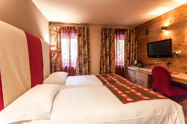 غرفة قياسية بسرير مزدوج أو سريرين منفصلين، Chalet Eden 1/5