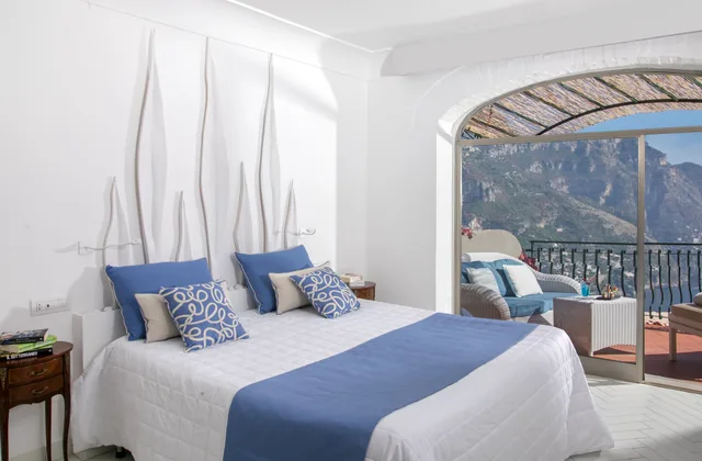 جناح جونيور بسرير كوين بإطلالة على البحر بشرفة، Le Agavi Hotel 2/5