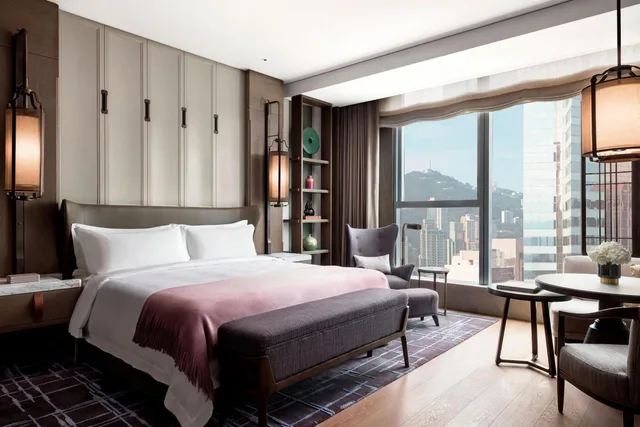 Deluxe, King Bed, City View, The St. Regis Hong Kong 2/6