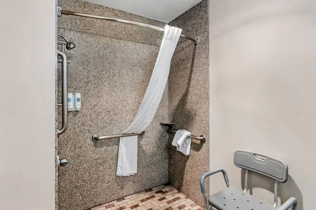 غرفة بسرير كينج لذوي الإعاقة، Comfort Inn Elko 9/9