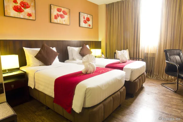 Deluxe, King Bed, Ramada by Wyndham Manila Central 5/10