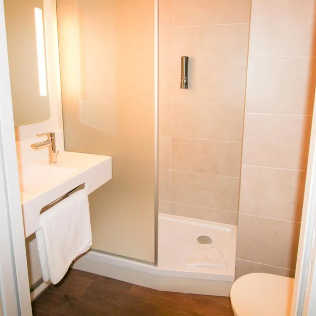 غرفة ثلاثية، B And B Hotel Montelimar Sud 6/7