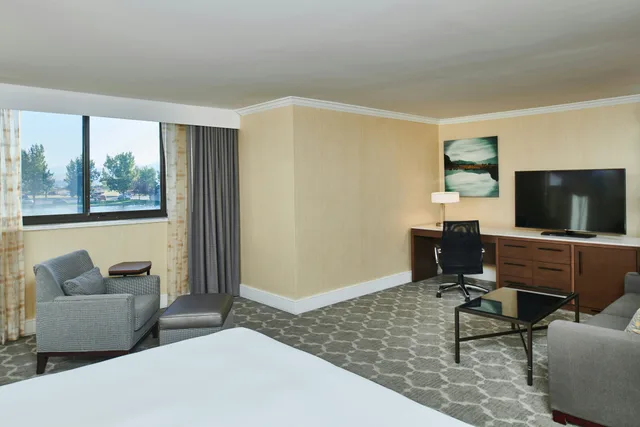 غرفة بسرير كينج، Doubletree By Hilton Salt Lake City Airport Formerly Hilton Salt Lake City Airport 3/4