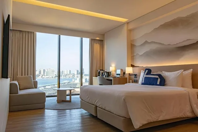 Deluxe King Partial Lake View، Homm Marina Sokcho 1/3