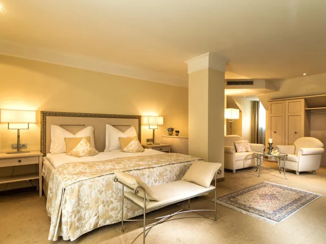 غرفة ديلوكس بسرير مزدوج بإطلالة على الجبل بشرفة، Villa Eden The Private Retreat 1/5