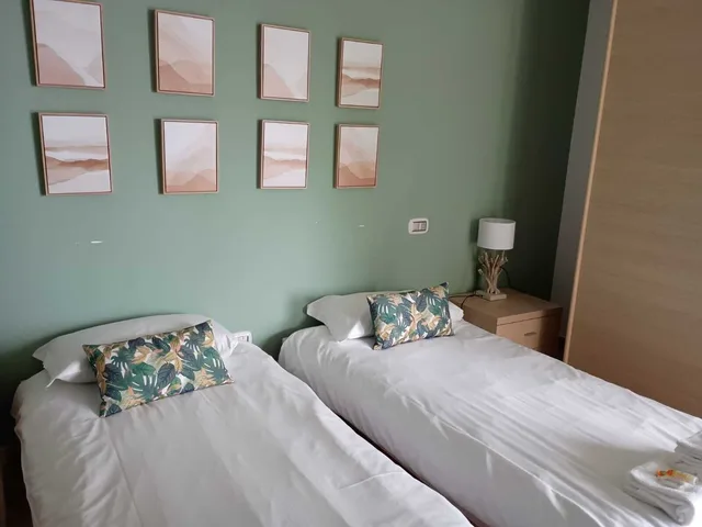 2 Bedrooms, Superior, Apartment, Double and Twin Beds, Lake Side, Lake View, Golfo Gabella 3/8