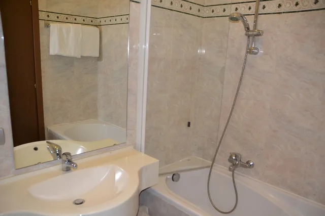 Room, Queen Bed, Lake Front، Hotel Milan Speranza Au Lac 6/6