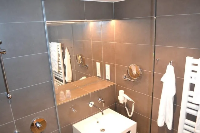 غرفة بسرير مزدوج، JUFA Hotel Hamburg HafenCity 9/9