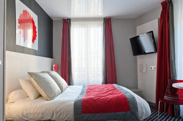 Room, Double Bed, Berkeley Paris 4/10