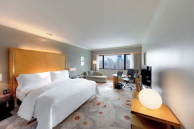 غرفة بريميوم بسرير كينج بإطلالة على المدينة، The Westin Grande Sukhumvit 5/10