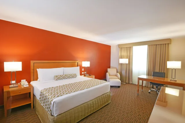Standard, King Bed, Lounge Access, CROWNE PLAZA MONTERREY AEROPUERTO 6/13