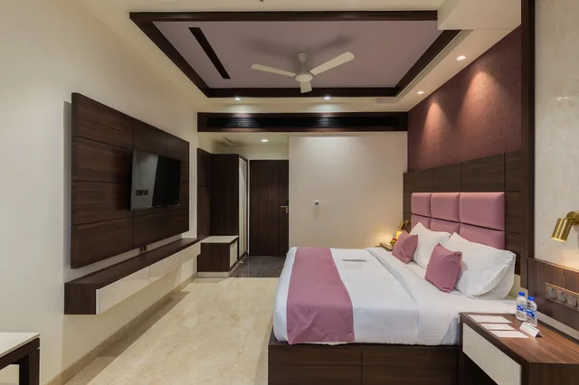 Deluxe, King Bed, Royal Rawal - Luxury Boutique Hotel 1/4