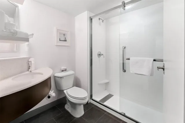 استوديو بسرير كينج، Hampton Inn Suites Newtown 5/6