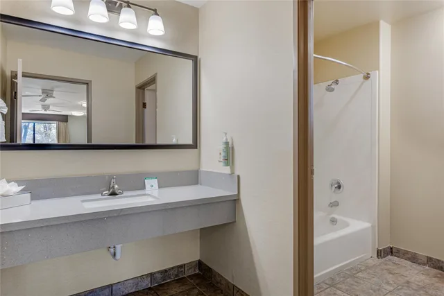 غرفة كبيرة بسريرين كوين، Best Western Frontier Motel 7/8