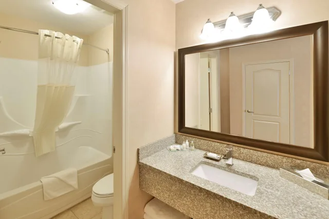غرفة رباعية، Prestige Cranbrook Hotel, BW Premier Collection 4/5
