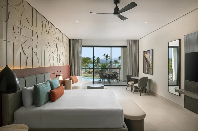 1 Bedroom, Azure, Club, Suite, King Bed, Ocean View، Zemi Miches Punta Cana All-Inclusive Resort, Curio by Hilton 3/5