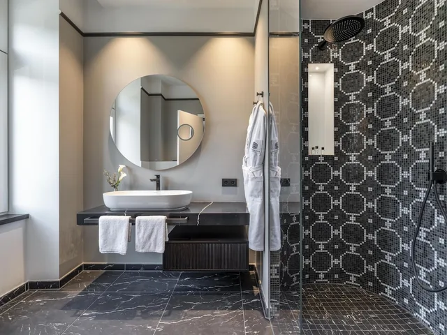 Heritage, Suite, King Bed, Park View، Steigenberger Europaischer Hof 3/5