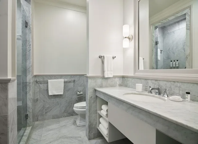 غرفة فاخرة بسرير كينج بشرفة، Royal Park Hotel 6/10