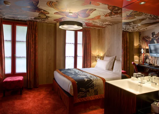 Classic, Queen Bed, Hotel Le Bellechasse Saint Germain 1/5