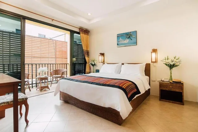 Room, Queen Bed, Balcony, Kata Silver Sand By Eazy 3/10