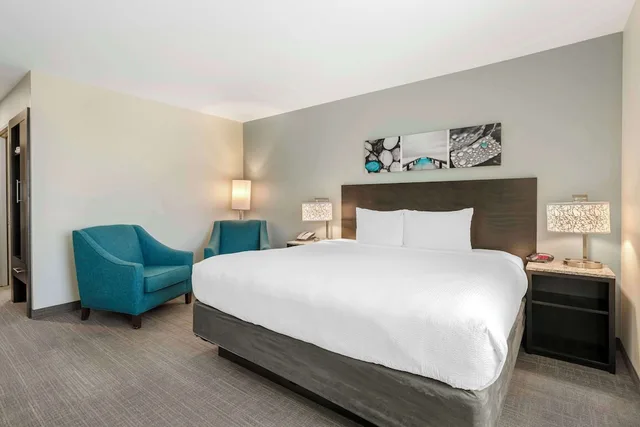 غرفة قياسية بسرير كينج، Caretta Landing Sarasota, an Ascend Collection Hotel 1/4
