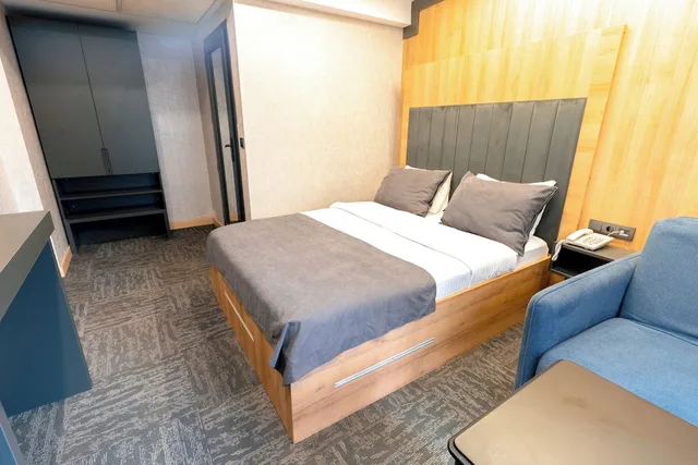 2 Bedrooms, Deluxe, Suite, 1 Double and 1 Single Bed, 2 Bathrooms, 2 Sofa، Fengo Hotel 4/8