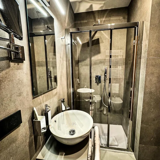 غرفة بسرير مزدوج، J Maluni City Hotel 4/6