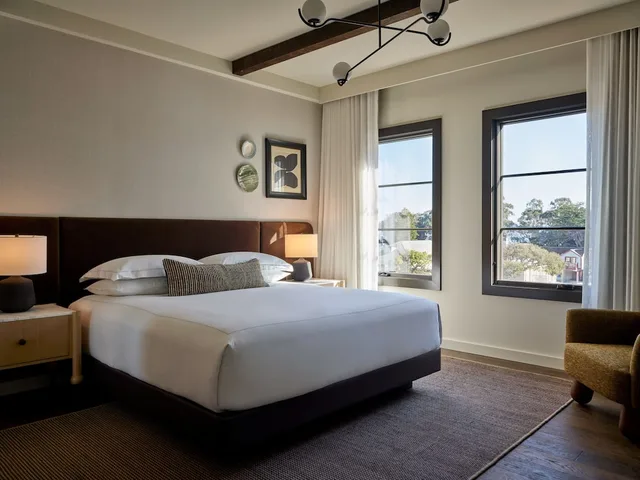 1 Bedroom, Suite, King Bed, Bay View, Accessible، Kimpton Mirador Pacific Grove Monterey by IHG 3/10