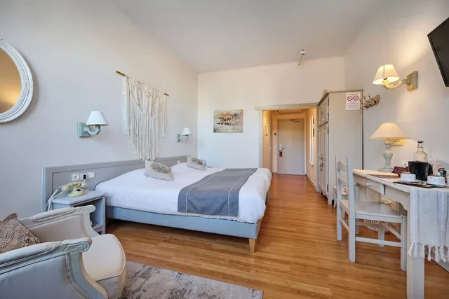 غرفة سوبيريور بسريرين منفصلين، The Originals City, Hotel de la Balance, Montbeliard 6/10