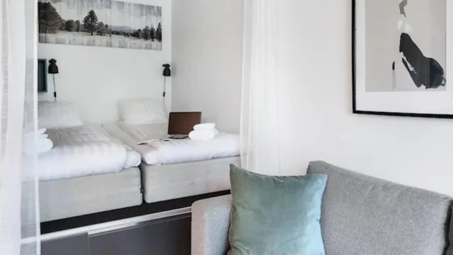شقة سوبيريور بسريرين منفصلين بإطلالة على الحديقة مع أريكة، HOOM Home & Hotel Sollentuna 1/1