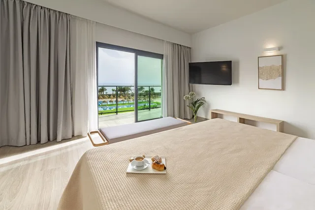 Mediterranean, Suite, King and Twin Beds, Sofa، Cabogata Beach Hotel Spa 4/10