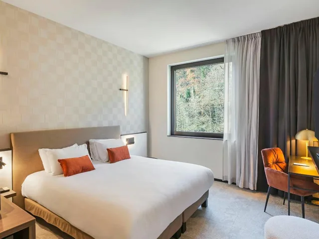 غرفة ديلوكس بحوض استحمام، Mercure Namur Hotel 1/4